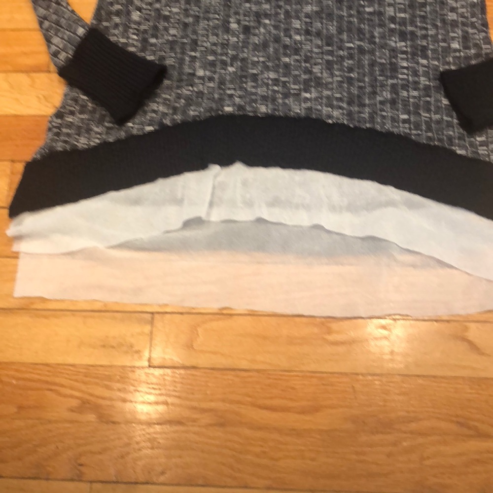NWT BOUTIQUE DESIGNER JUDE SWEATER W/Net hem - Picture 4 of 8